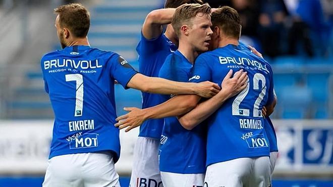 富安健洋对 富安健洋对