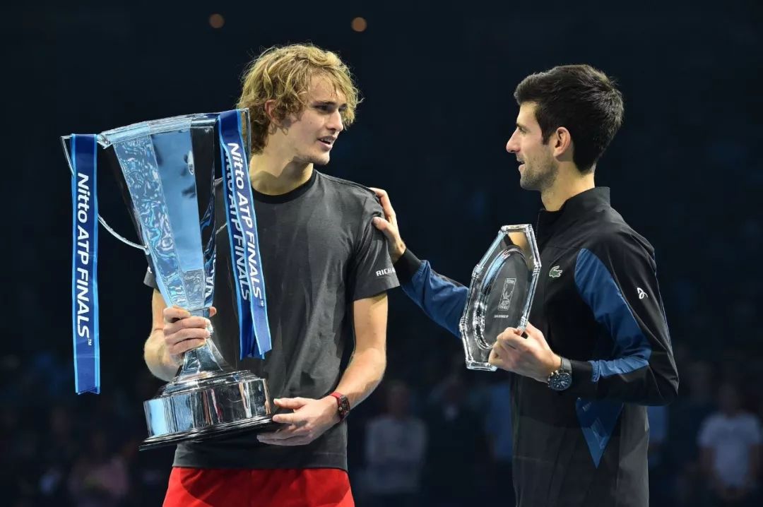 光灯下迎接 光灯下迎接