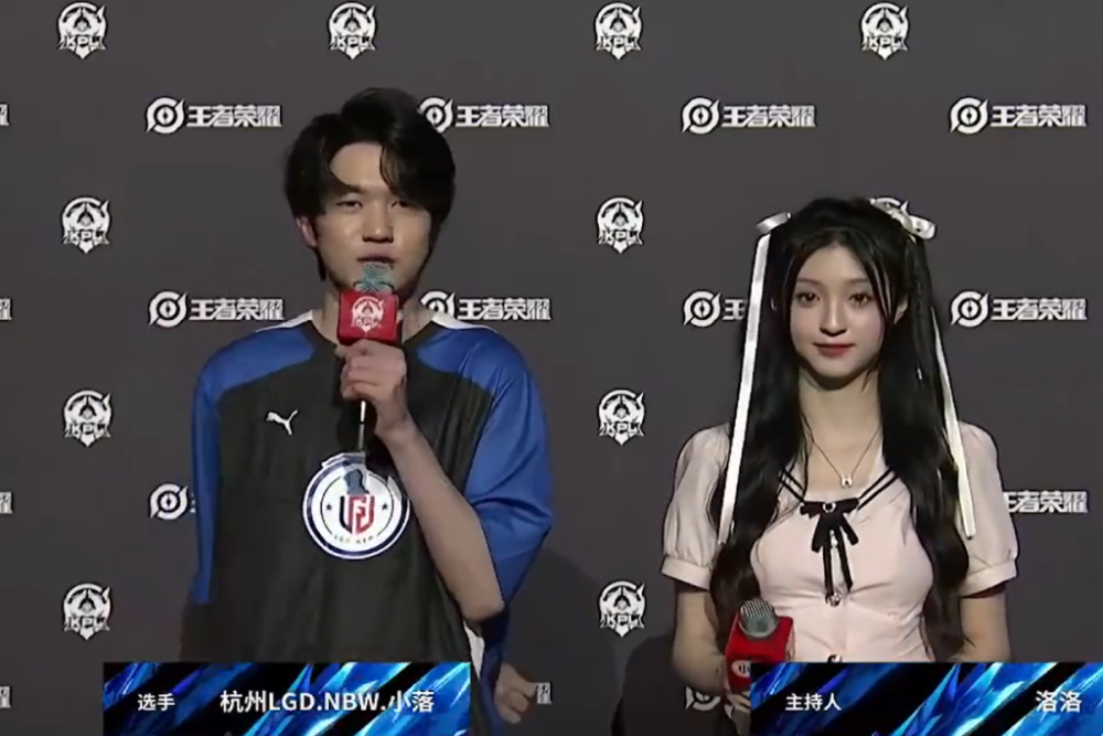 并迫使中国 并迫使中国